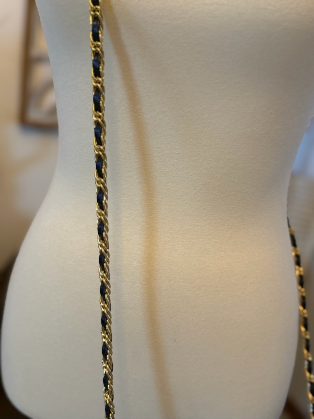 Vintage Quilted Black Chain Crossbody Bag - Picture 11 of 13
